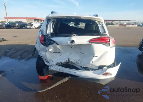 2017 Toyota Rav4 Xle z USA, uszkodzony, nr VIN JTMWFREV0HJ101479